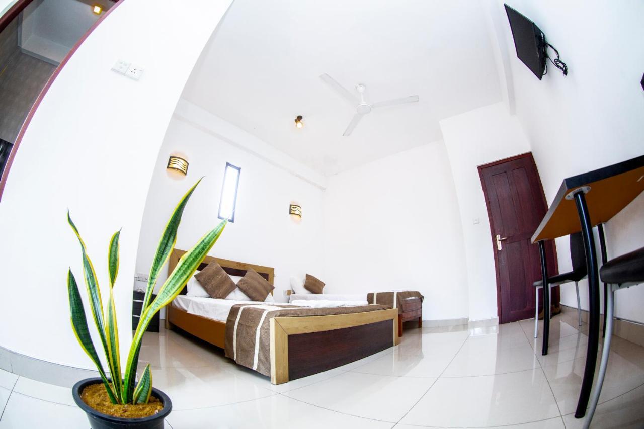 Anthuan Residence Negombo Exterior photo